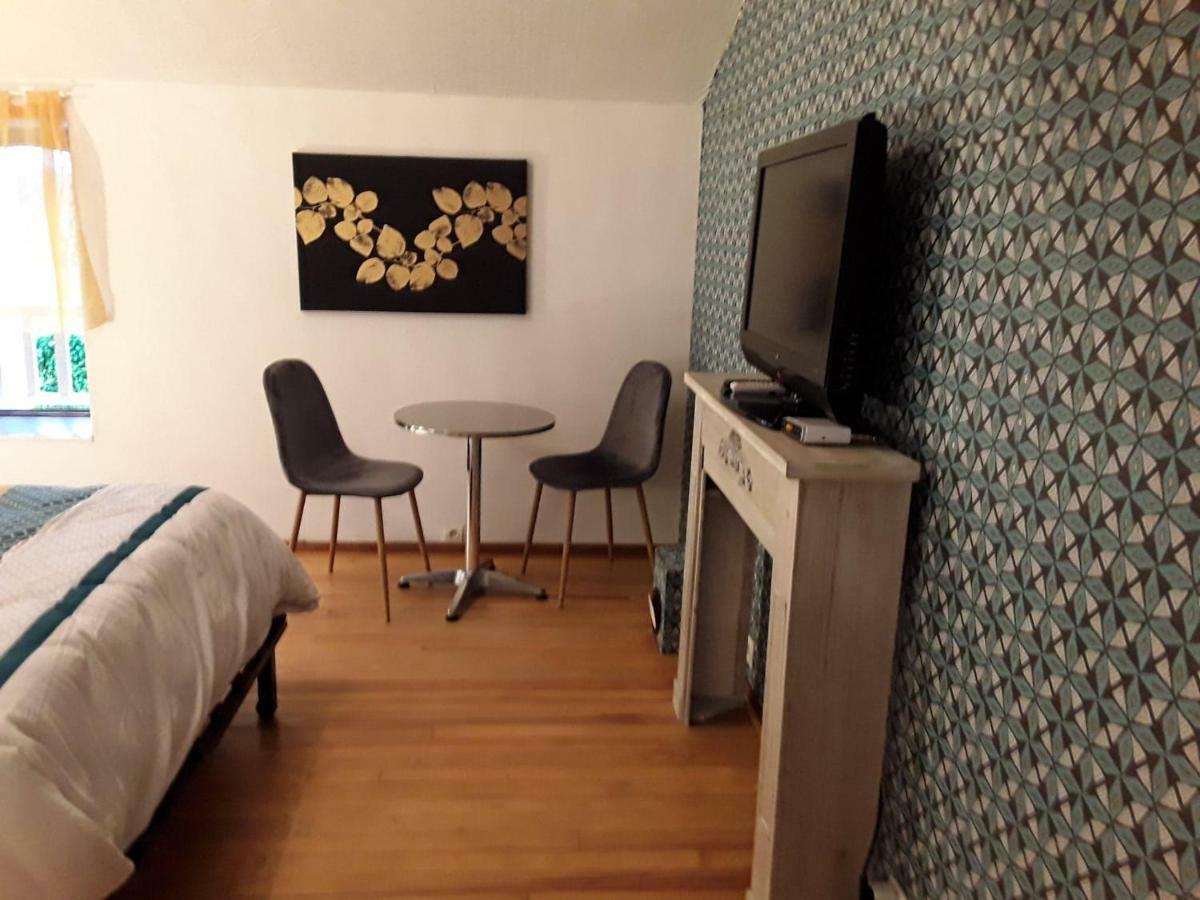 Chambre Sergeanne Doulezon Exterior photo